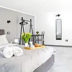 Bed & Breakfast Peonies 3*