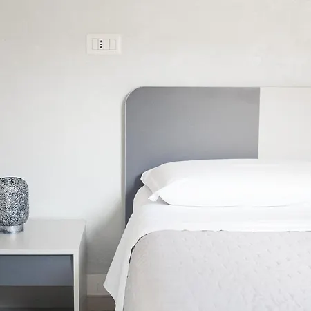 Peonies 3* Castellammare di Stabia